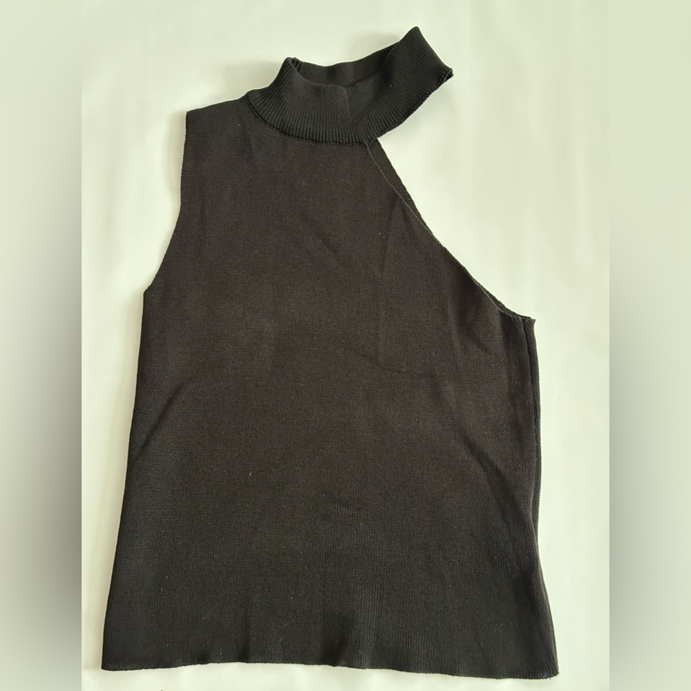 Black Sleeveless Asymmetrical Tank Top